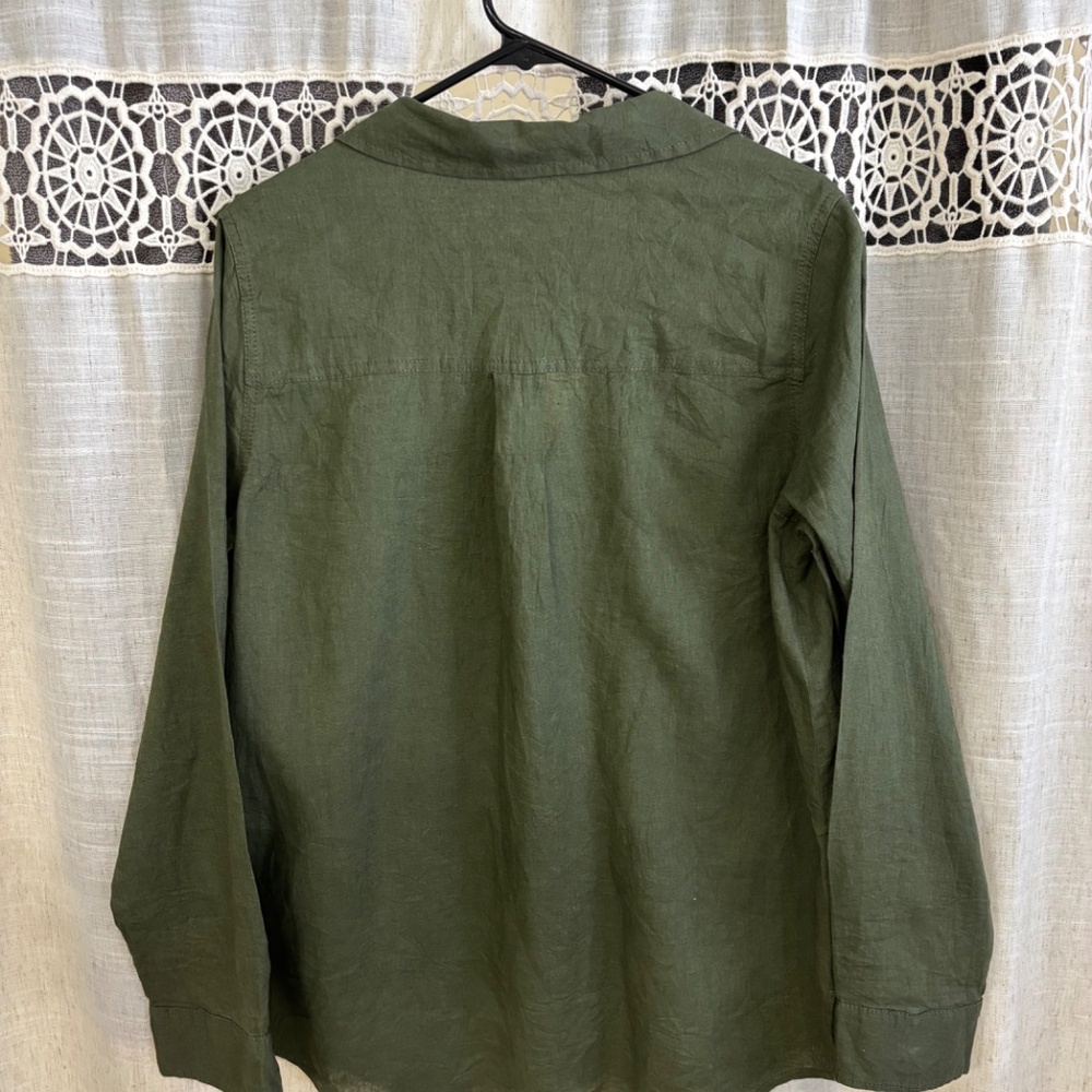 Express Woman’s Linen Blend Button Up Collared Sh… - image 2